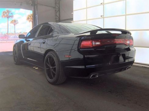 Used 2014 Dodge Charger SE image 8