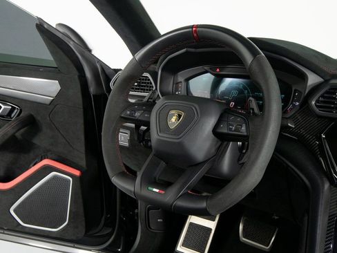 Used 2023 Lamborghini Urus Performante image 29