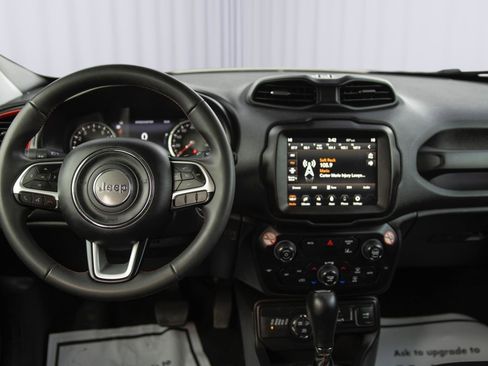 Used 2023 Jeep Renegade Trailhawk image 3