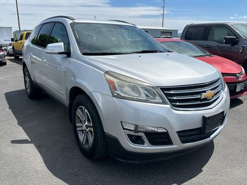 Used 2017 Chevrolet Traverse LT AWD/4WD image 2