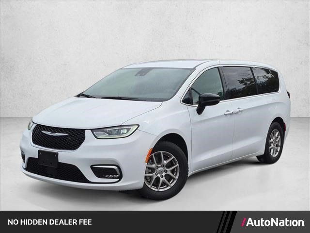 Used 2025 Chrysler Pacifica Select FWD image 1