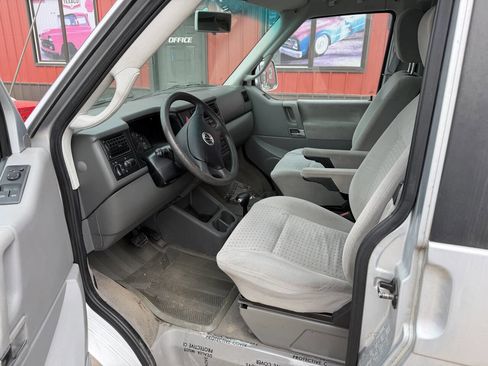 Used 2003 Volkswagen Eurovan MV FWD image 18