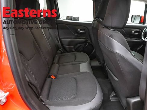 Used 2018 Jeep Renegade Altitude AWD/4WD image 24