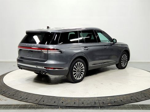 Used 2023 Lincoln Aviator Reserve image 7