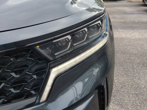 Used 2022 Kia Sorento SX image 11