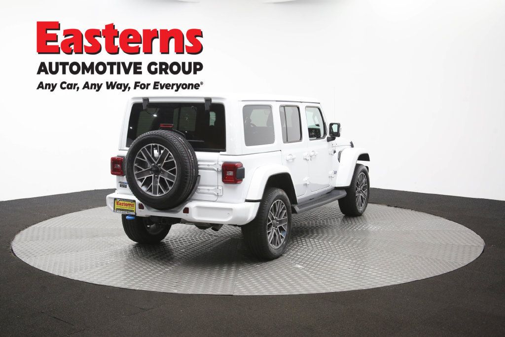 Used 2023 Jeep Wrangler Unlimited Sahara AWD/4WD image 43