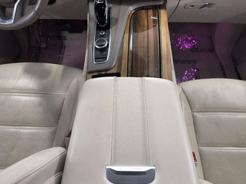 Certified 2022 Cadillac Escalade ESV Premium Luxury Platinum w/ LPO, Radiant Package AWD/4WD image 16