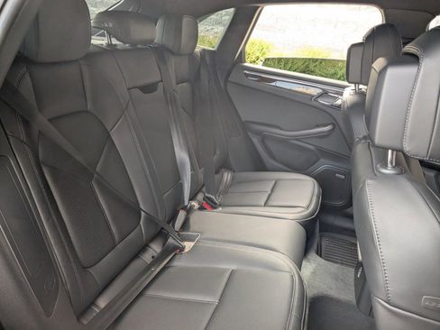 Certified 2026 Porsche Macan AWD/4WD image 24