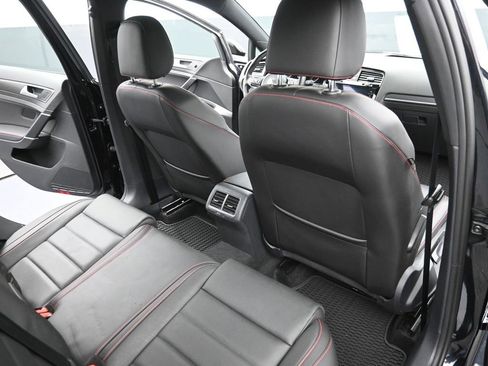 Used 2021 Volkswagen GTI SE image 10