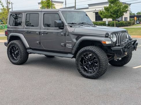 Used 2021 Jeep Wrangler Unlimited Sahara AWD/4WD image 2