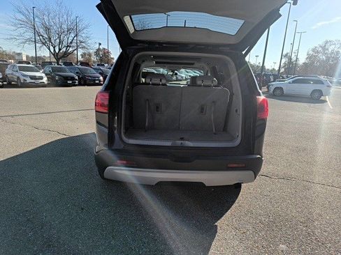 Used 2018 GMC Acadia SLE w/ Driver Alert Package I image 17