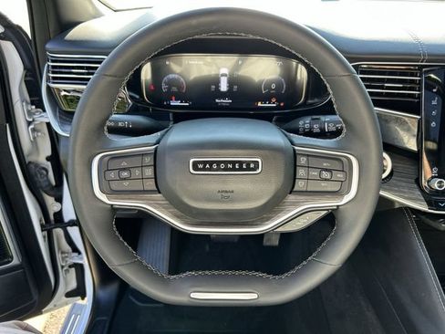 Used 2023 Jeep Wagoneer Series III w/ Premium Group I AWD/4WD image 18