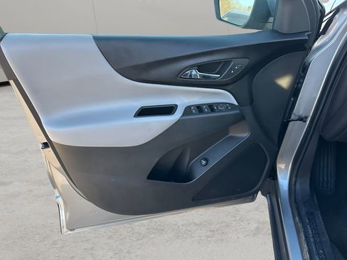 Used 2024 Chevrolet Equinox LT w/ Driver Convenience Package image 9