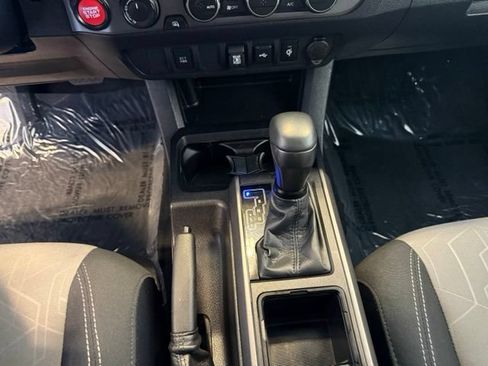 Used 2023 Toyota Tacoma TRD Off-Road AWD/4WD image 17