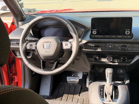 Certified 2025 Honda HR-V Sport image 19