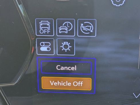 Certified 2025 Chevrolet Equinox EV RS FWD image 27