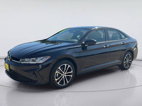 Used 2025 Volkswagen Jetta Sport FWD image 1