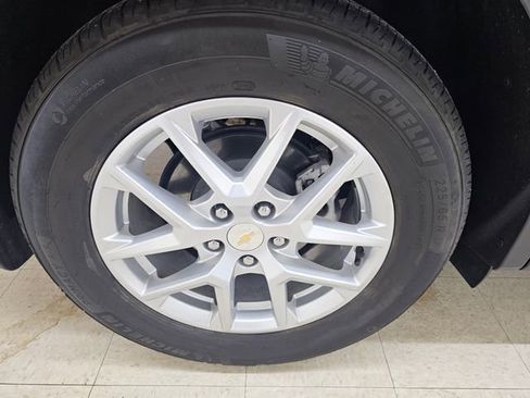 Used 2024 Chevrolet Equinox LT FWD image 23