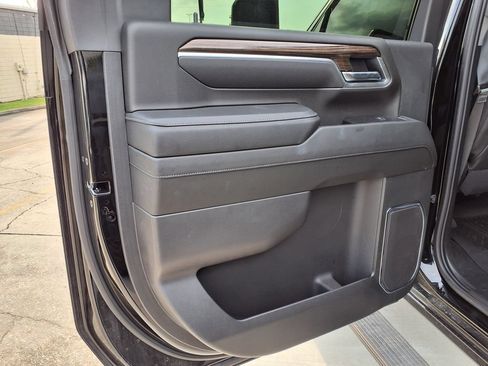 Used 2025 Chevrolet Silverado 2500 LT w/ Leather Package AWD/4WD image 15