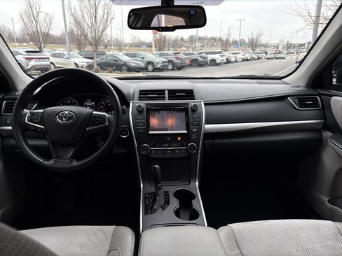 Used 2015 Toyota Camry XSE image 29