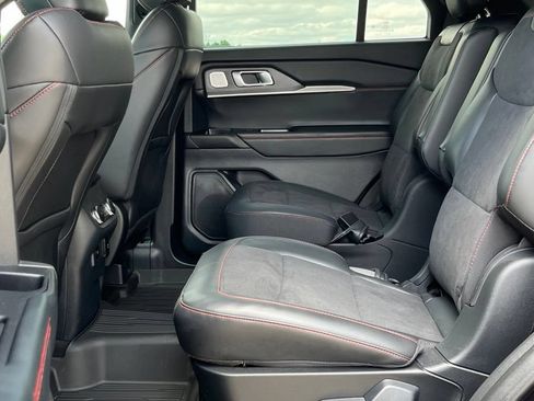 Used 2025 Ford Explorer ST AWD/4WD image 15