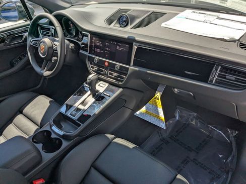 New 2026 Porsche Macan image 27