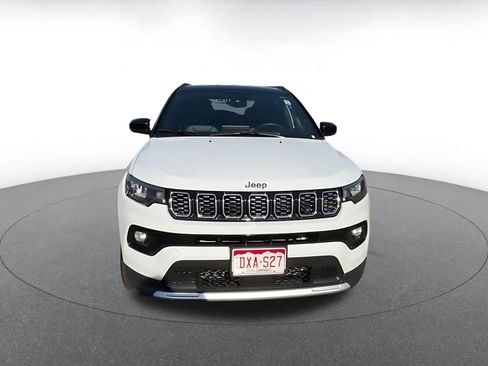 Used 2025 Jeep Compass Limited AWD/4WD image 4