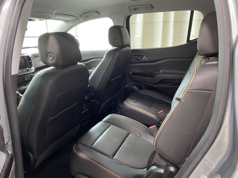 Used 2023 GMC Acadia AT4 w/ Preferred Package AWD/4WD image 17