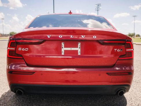 Used 2020 Volvo S60 T6 Momentum image 8