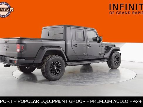 Used 2023 Jeep Gladiator Sport image 3