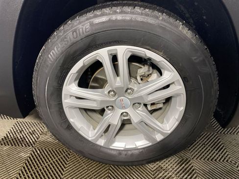 Used 2023 GMC Terrain SLE w/ Driver Convenience Package image 10