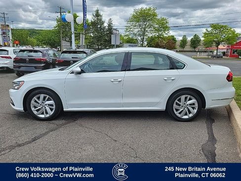 Used 2018 Volkswagen Passat 2.0T SE FWD image 26