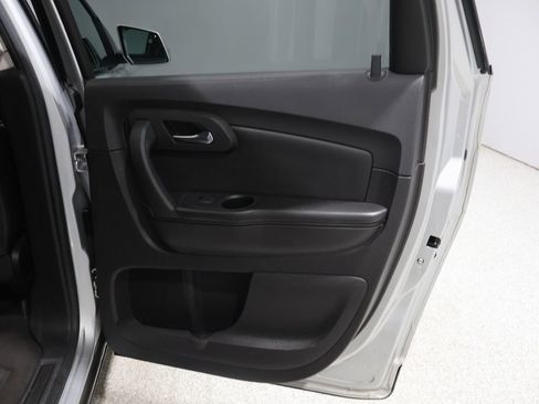 Used 2012 Chevrolet Traverse LT image 21