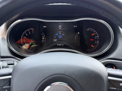 Used 2020 Jeep Grand Cherokee Altitude AWD/4WD image 26