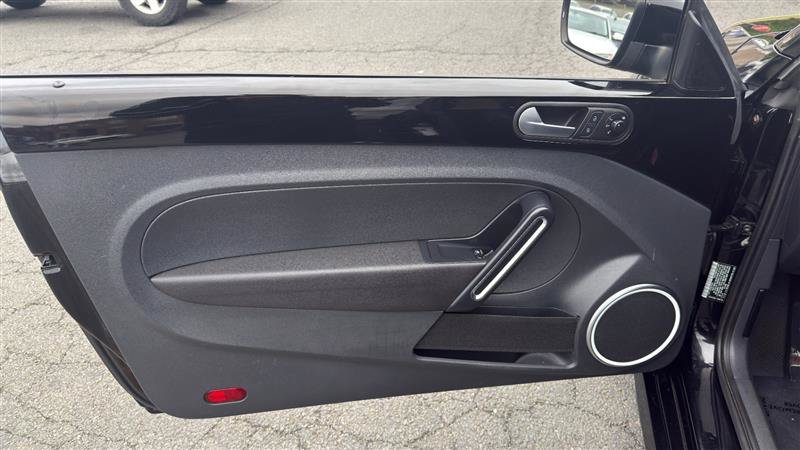 Used 2014 Volkswagen Beetle 1.8T FWD image 6