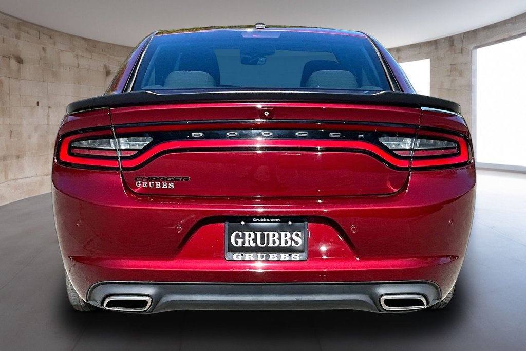 Used 2020 Dodge Charger SXT w/ Blacktop Package RWD image 5