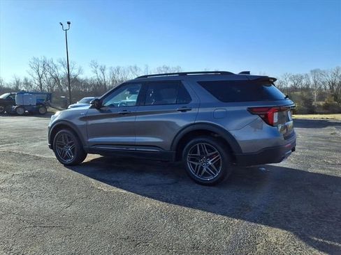 Used 2025 Ford Explorer ST-Line w/ ST-Line Street Pack image 29