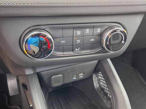 Used 2024 Chevrolet TrailBlazer LS w/ LS Convenience Package FWD image 21