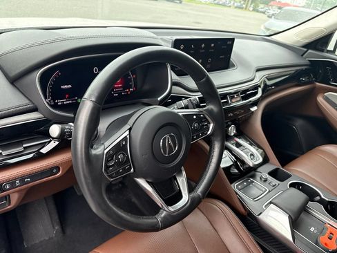 Used 2023 Acura MDX SH-AWD w/ Advance Package image 4