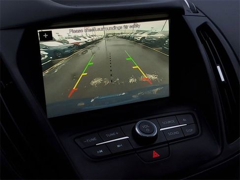 Certified 2018 Ford Escape SE w/ SE Sync 3 Package image 18