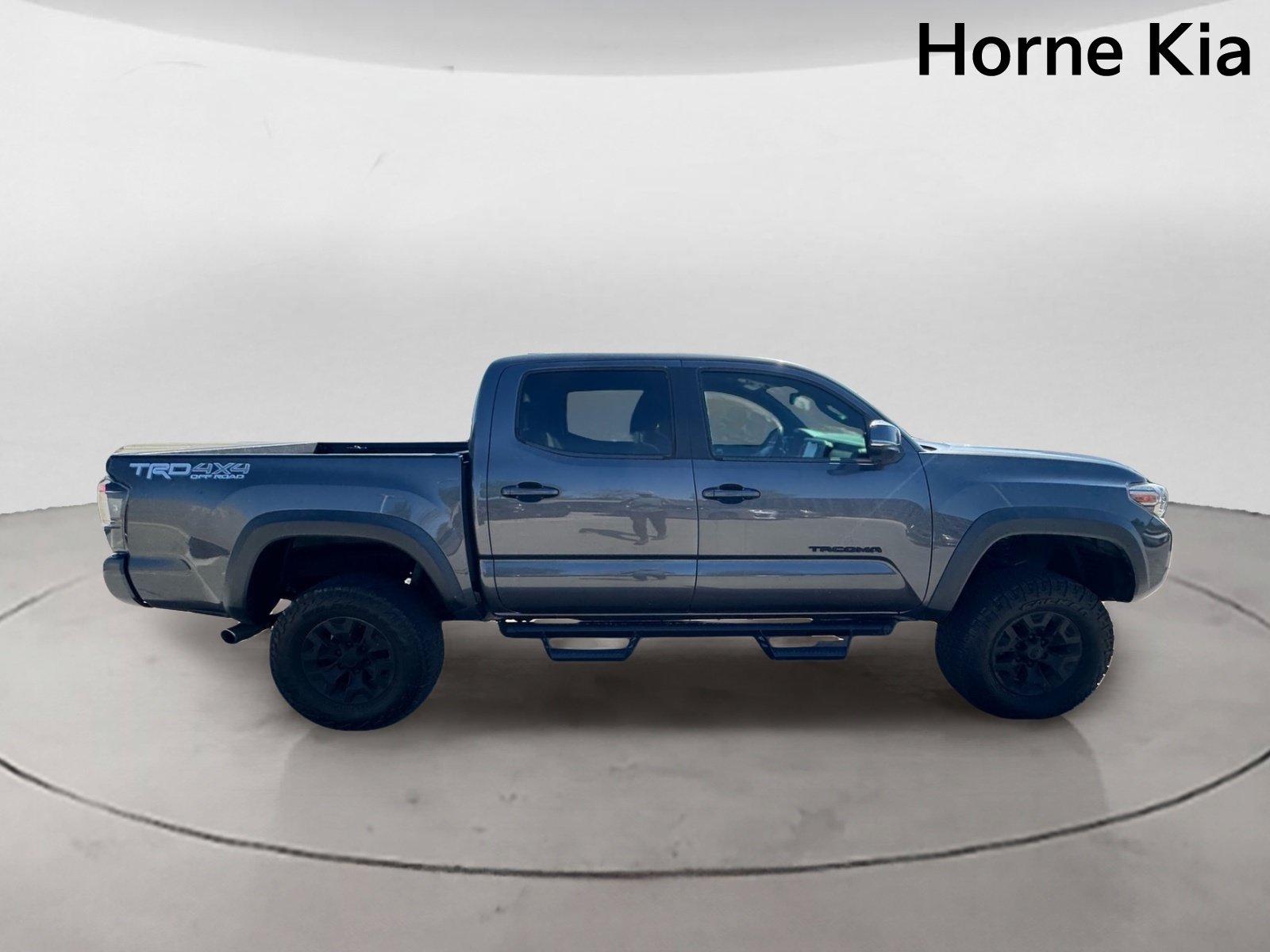 Used 2020 Toyota Tacoma TRD Off-Road w/ Technology Package AWD/4WD image 3