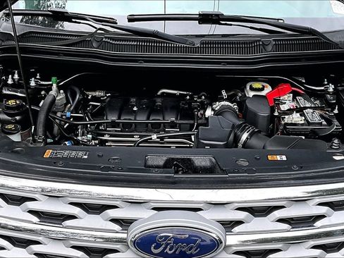 Used 2019 Ford Explorer XLT w/ Class III Trailer Tow Package FWD image 30