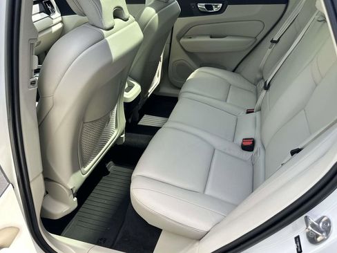 Used 2023 Volvo XC60 B5 Plus AWD/4WD image 13