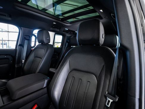 Used 2022 Land Rover Defender 110 X-Dynamic SE image 43
