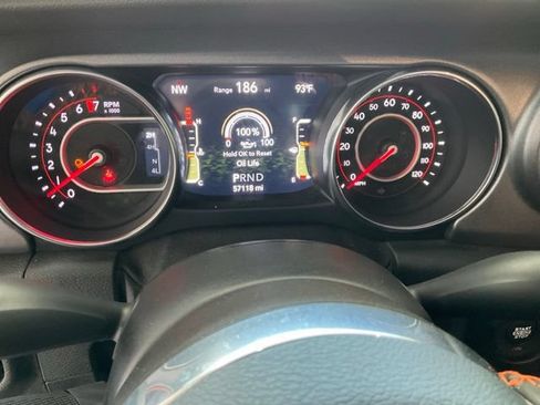 Used 2021 Jeep Gladiator Mojave AWD/4WD image 8