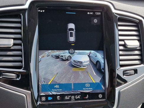 Used 2023 Volvo XC90 B6 Plus image 21