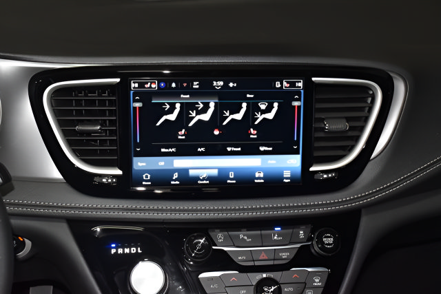 New 2026 Chrysler Pacifica Select AWD/4WD image 16