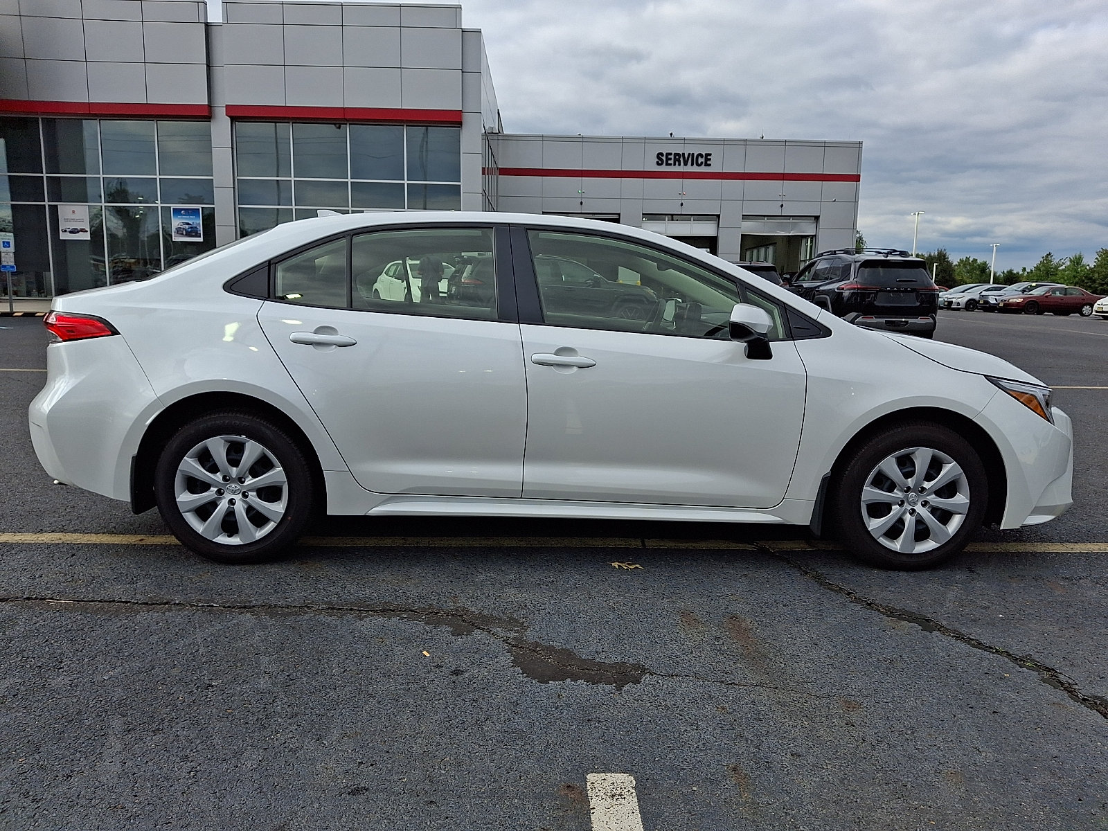 Used 2026 Toyota Corolla LE FWD image 7