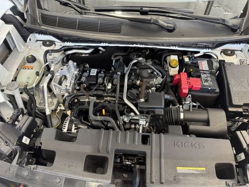 Used 2025 Nissan Kicks SV AWD/4WD image 21