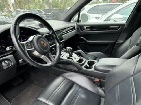 Used 2019 Porsche Cayenne AWD/4WD image 3
